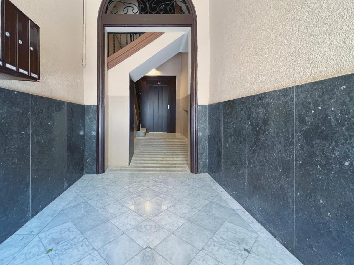 Stay U-Nique Apartments Casanova Барселона Екстер'єр фото